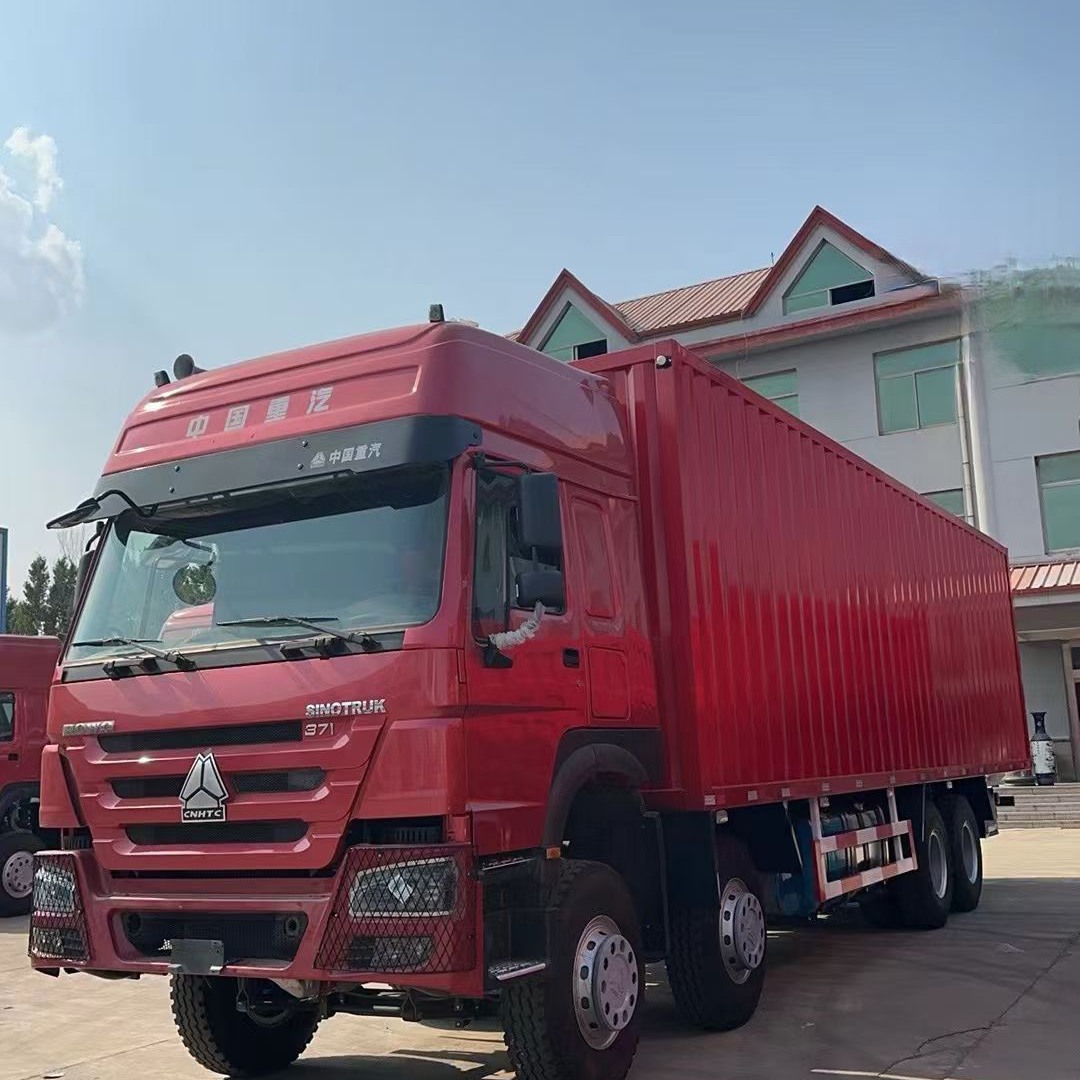 HOWO 8×4 Box Truck