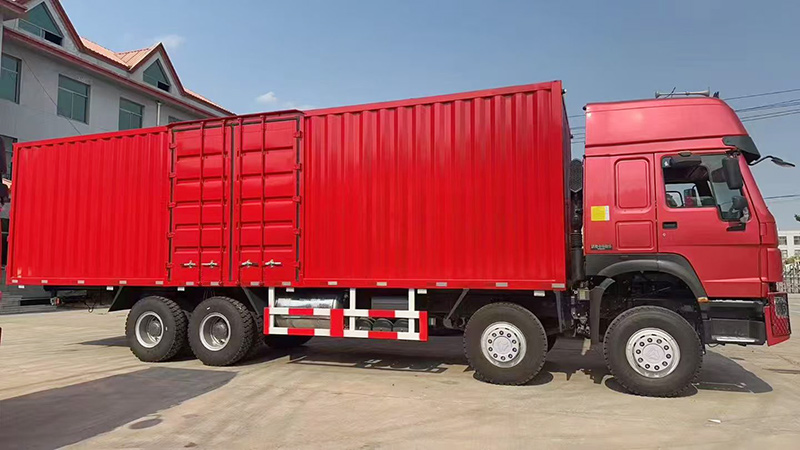 Howo 8×4 Box Truck